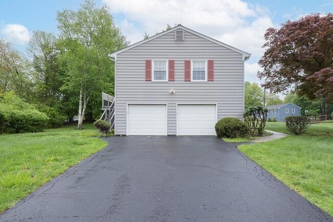 Building Photo - 12 Gerken Dr
