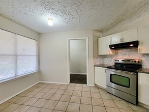 Building Photo - 9415 Beckford Dr