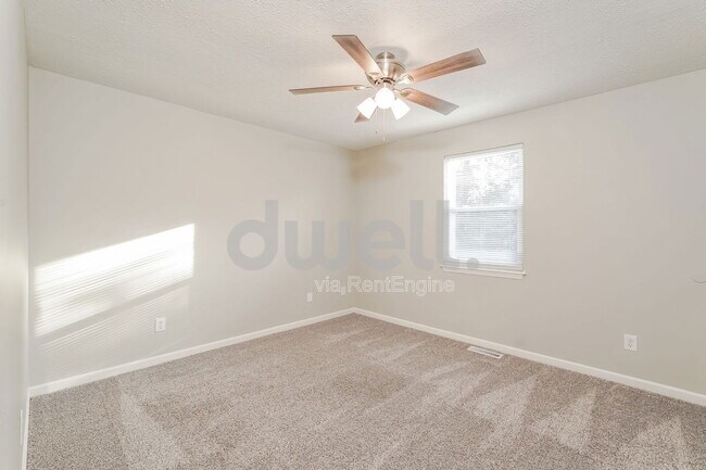 Foto del edificio - 429 Evans Mill Dr