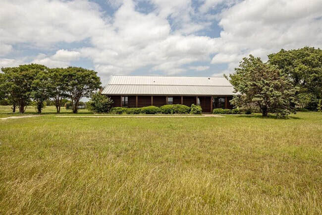 Building Photo - 7290 W US Hwy 377