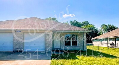 Building Photo - 904 Crymes Ln