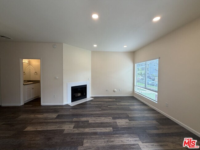 Foto del edificio - 1127 Glenville Dr