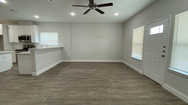 Building Photo - 5225 E Houston Rd