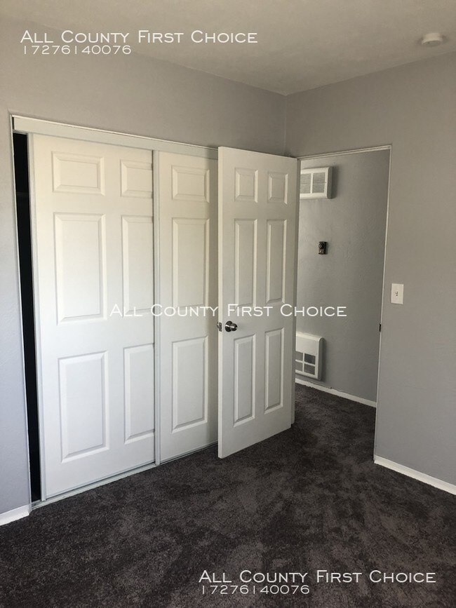 Foto del edificio - Updated one bedroom garage apartment