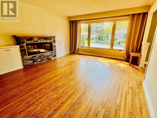 Photo du bâtiment - 74 Devins Dr