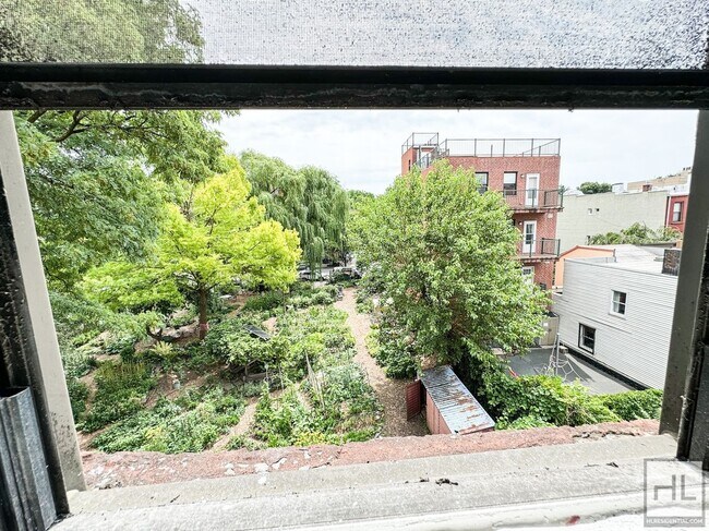 Building Photo - 270-215 15th St