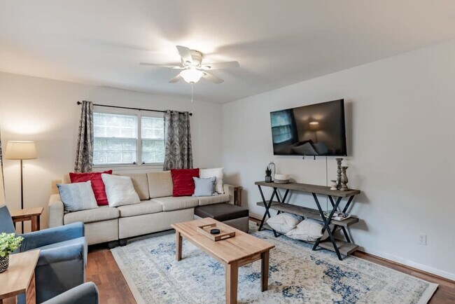 Building Photo - 413 Coventry Way