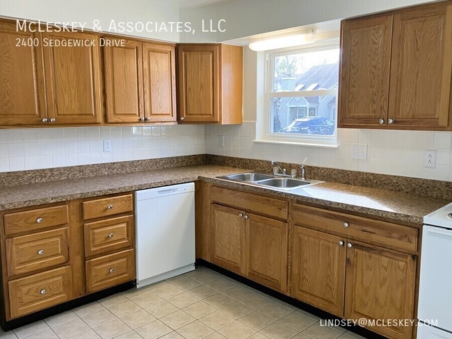 Building Photo - Washington Square Townhouses