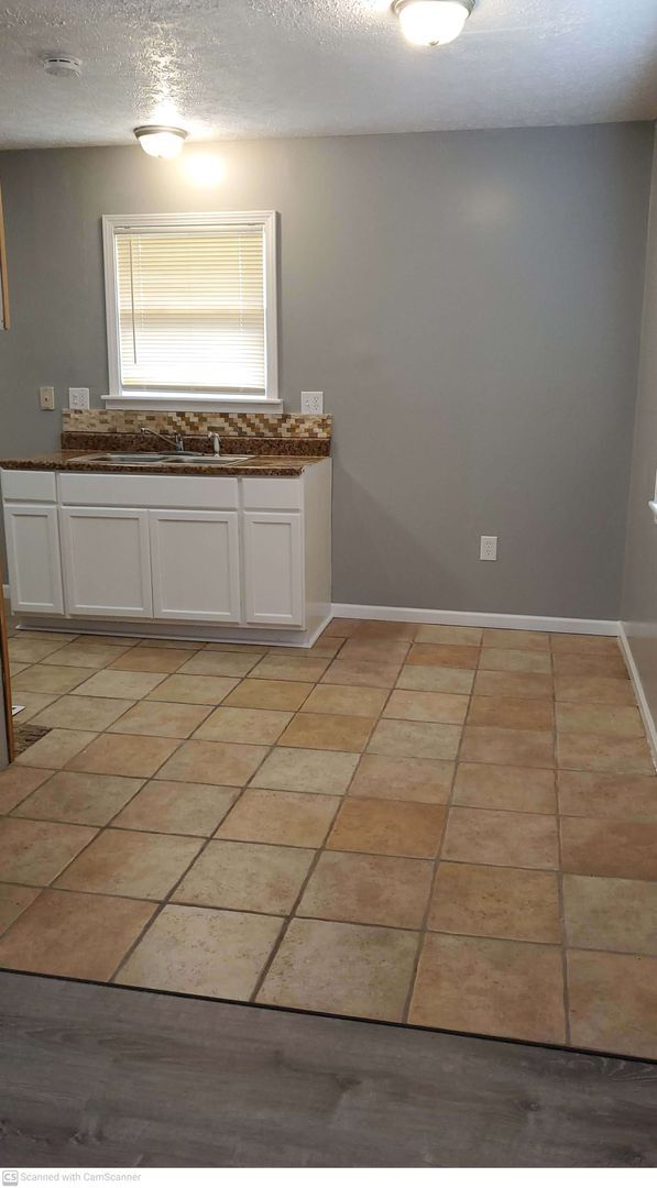 Foto del edificio - Recently updated 2 bedroom 2 bath with 1 c...