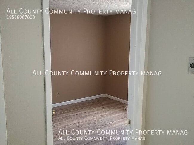 Foto del edificio - 74017 Cactus Dr