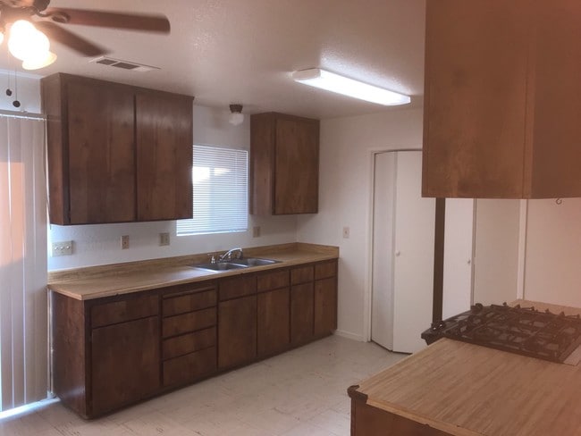 Foto del edificio - 330 E 11th St