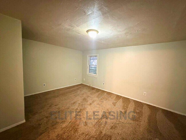 Foto del edificio - 530 SE Fairfax St