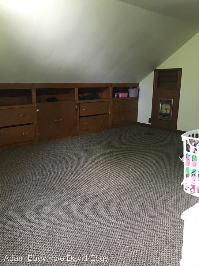 Building Photo - 4 br, 1 bath House - 62 Midway