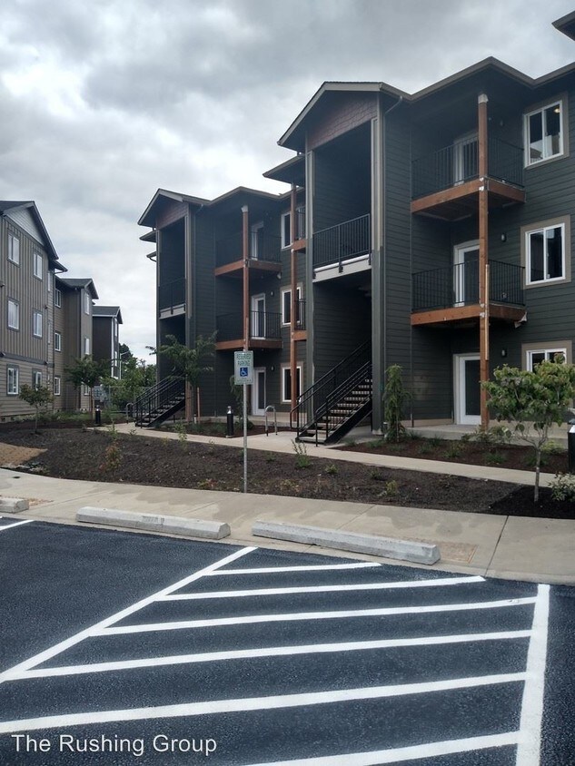 Foto principal - 1540-1560 23rd St SE