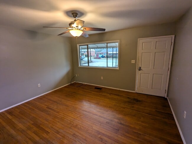 Building Photo - 155 Cone Dr