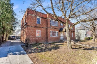Building Photo - 2490 Noble Rd