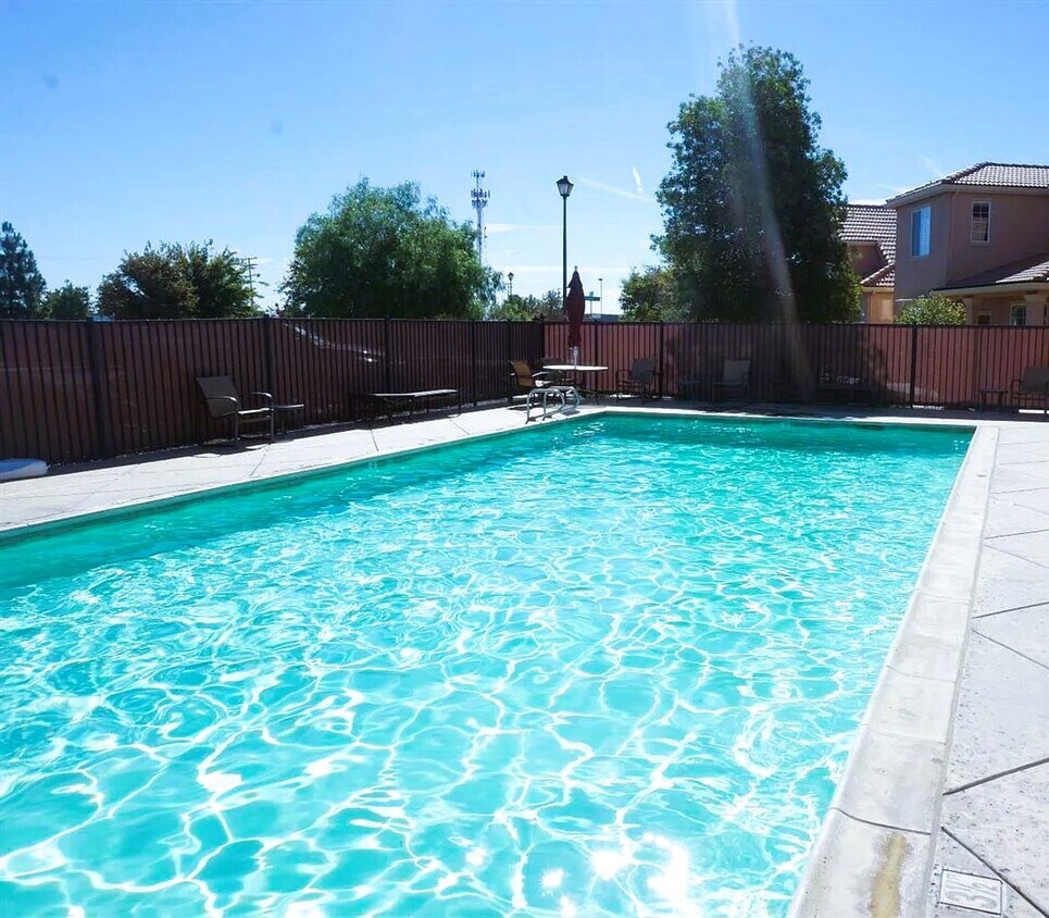 Building Photo - Stunning 2-Bedroom Home in Exclusive 55+ G...