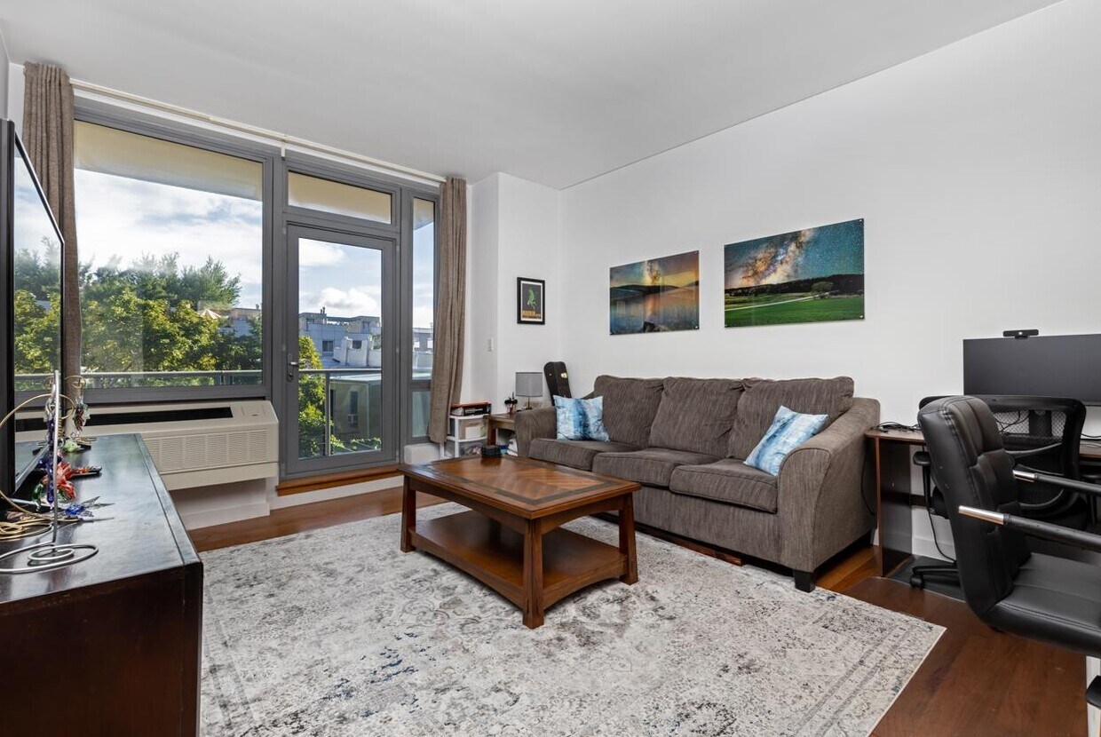 54949 Borden Ave Unit 3N, Queens, NY 11101 Room for Rent in Queens