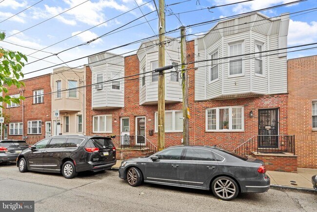 Building Photo - 3207 Salmon St