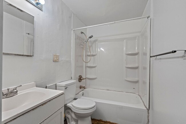 Building Photo - 5218.5 Elm St