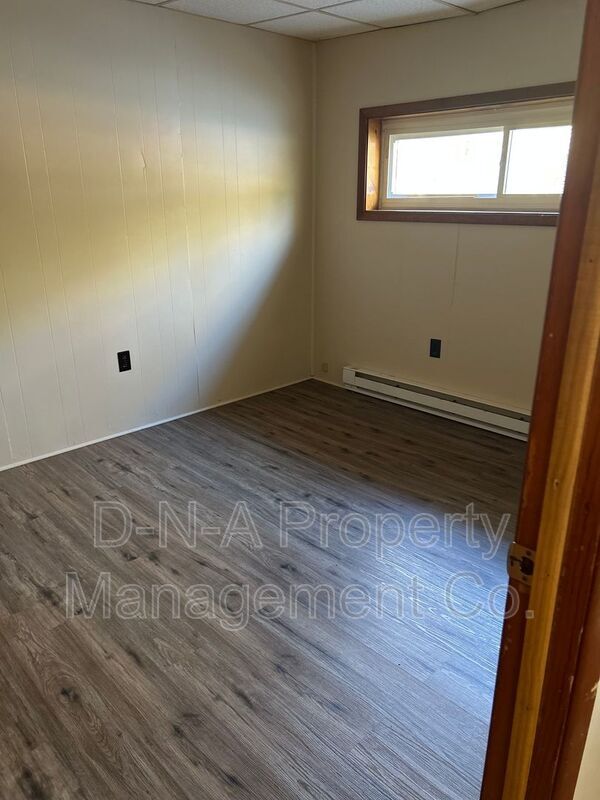 Foto del edificio - 1200 Cherry Lane Rd