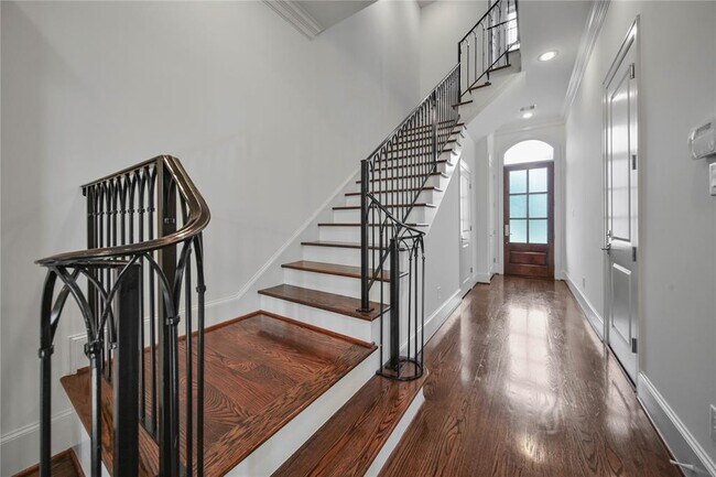 Foto del edificio - 42 Wooded Park Pl