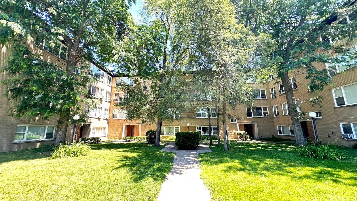 Primary Photo - 6145 N Seeley Ave