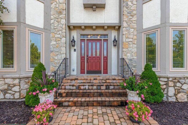 Foto del edificio - {5801} Spacious 2 Story Home in highly des...
