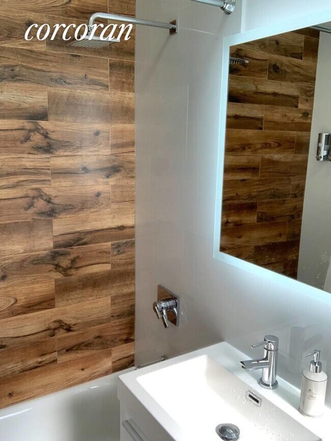 Foto del edificio - 582 E 28th St