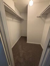 Walk-in closet - Memorial Fountain