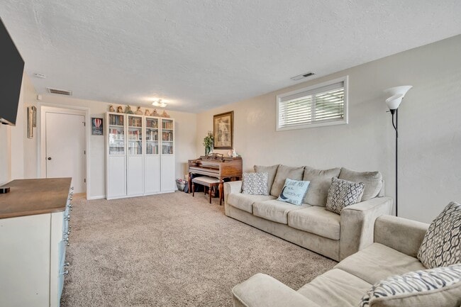 Building Photo - 6574 W Kings Estate Dr
