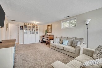 Building Photo - 1517 S 700 W