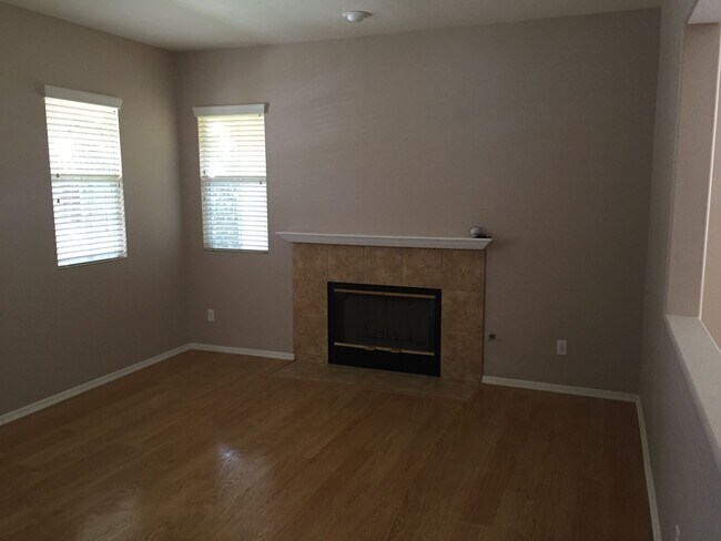 Living Room - 1331 Santa Elisabeth Ave