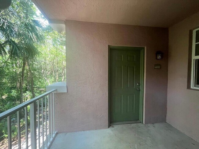 Foto del edificio - 6812 W Sample Rd