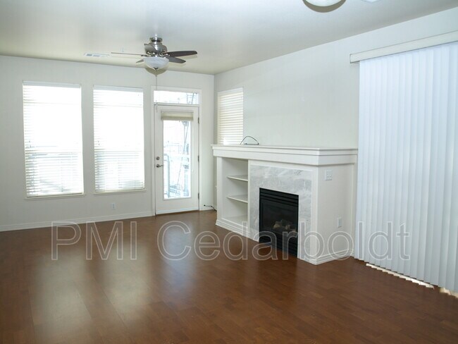 Building Photo - 10176 Park Meadows Dr