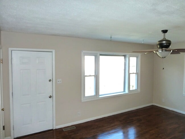 Foto del edificio - 1722 Nickerson Ave