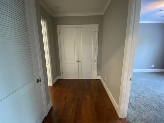 Building Photo - 1221 Bower Pky
