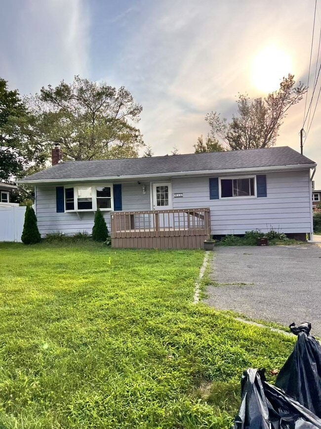 Building Photo - 46 Tangier Dr