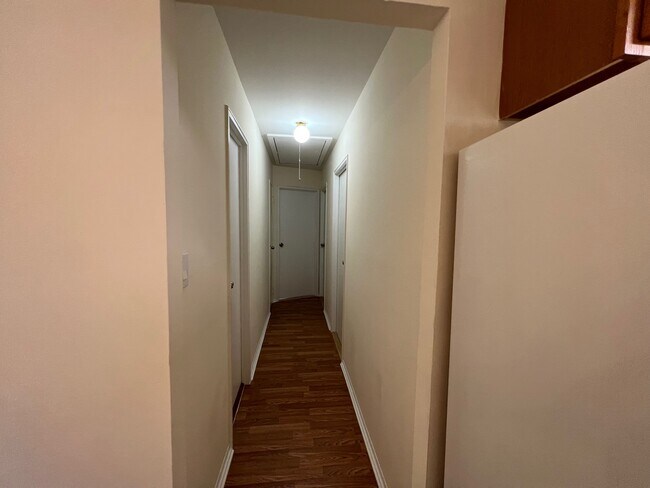 hall way - 3724 Brookside St
