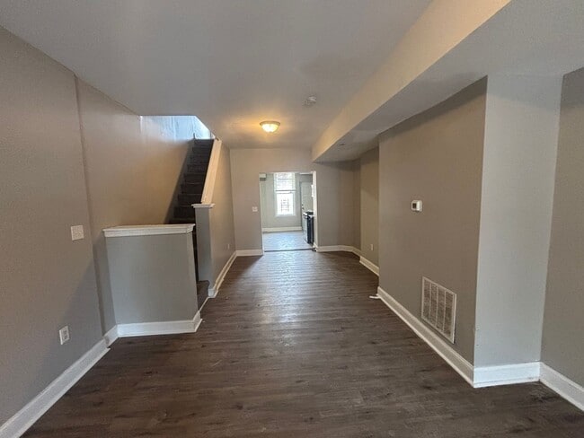 Building Photo - 3 Bedroom 2 Bathroom Townhome Available in 21216