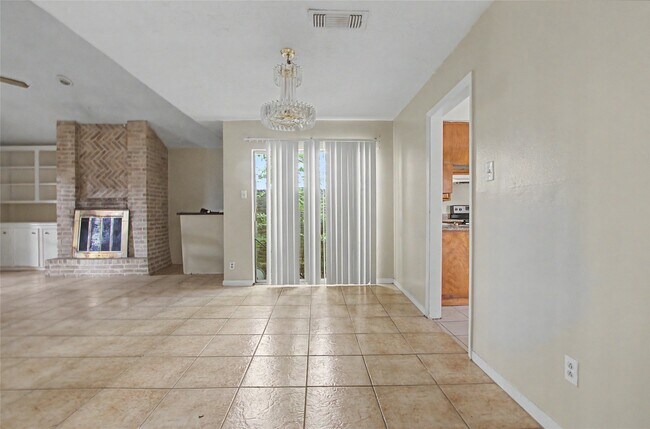 Foto del edificio - 13119 Hollowcreek Park Dr