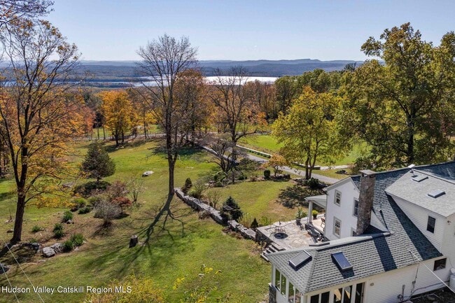 Foto del edificio - 114 Chase Rd