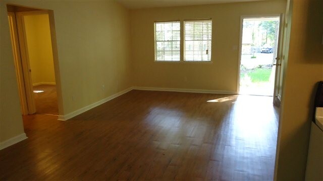 Building Photo - 2321 Tuscavilla Rd
