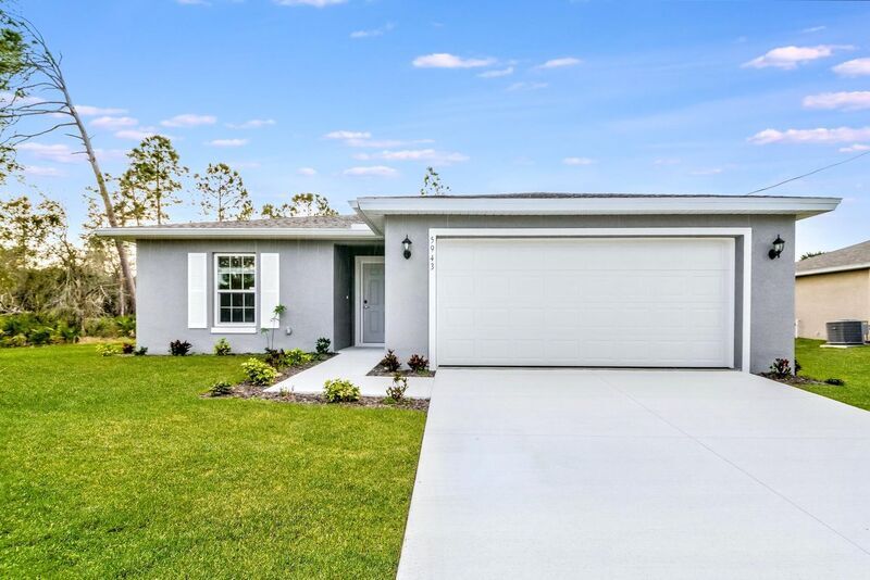 Primary Photo - 5943 Bobolink St