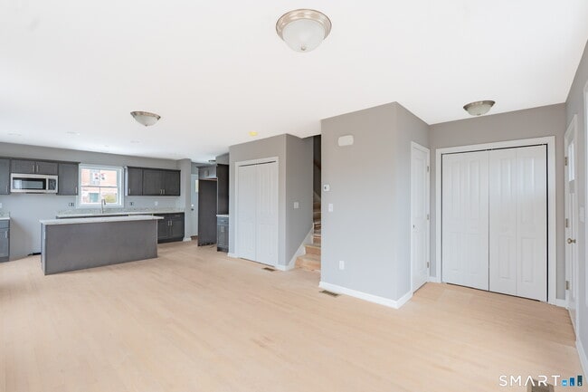 Building Photo - 23 Hall Ave