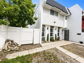 Building Photo - 970 SW 80th Ave