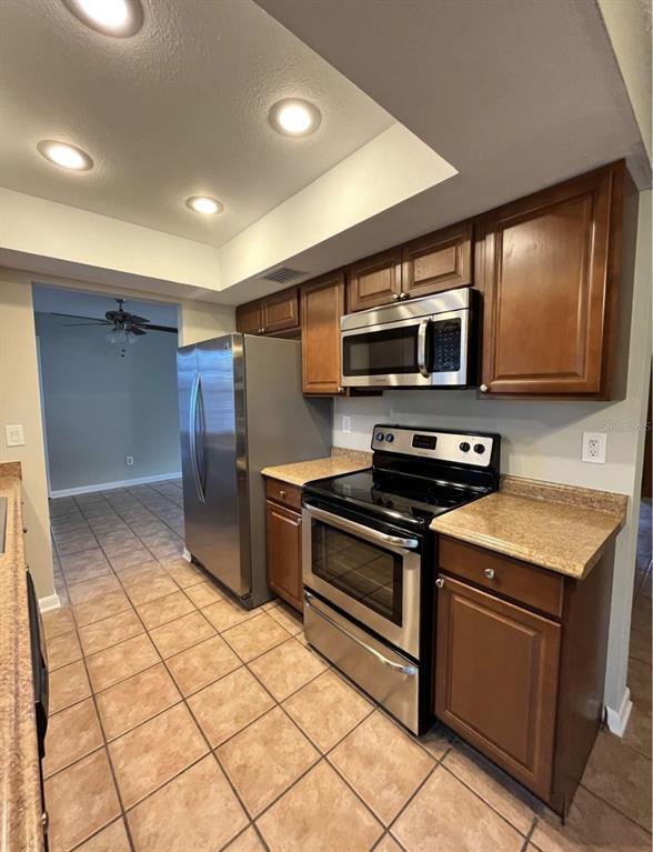 Building Photo - 2224 Willow Tree Trail