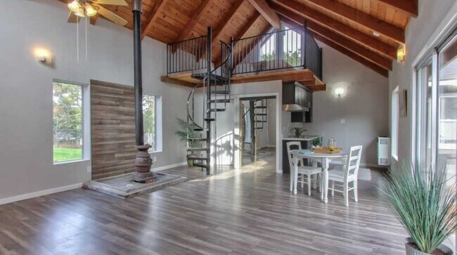 Foto del edificio - 1420 Munras Ave