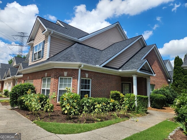 Building Photo - 1715 Oak Brook Ln NW