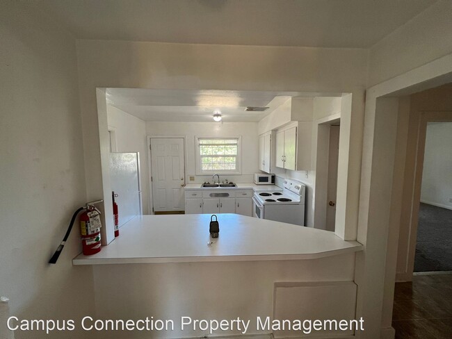 Building Photo - 4 br, 2 bath House - 1480 Hilyard St